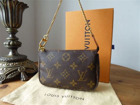 louis vuitton monogram mini pochette accessoires|m82766.